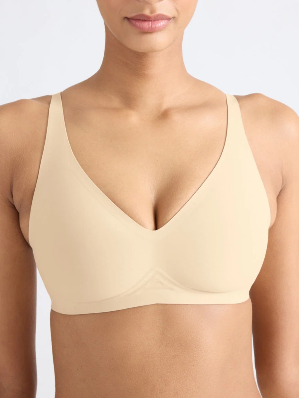 NWOT Knix Revolution Wireless V-Neck Seamless Bra in Beige